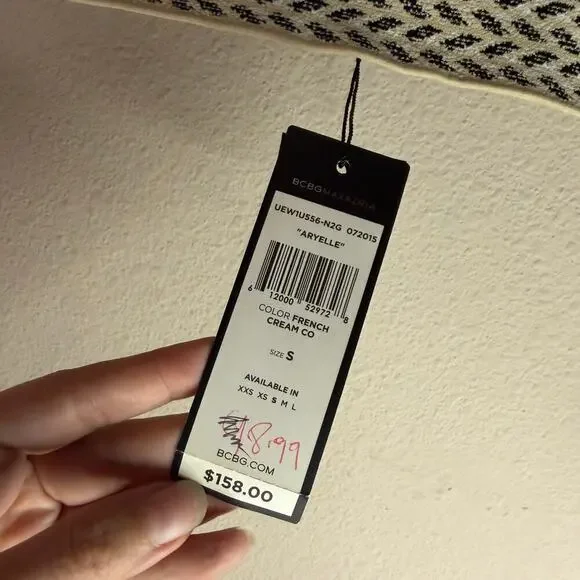 SOLS!!! NWT NEW BCBGMaxazria Geometric Jacquard Knit Crop Top Size S - Picture 5 of 6